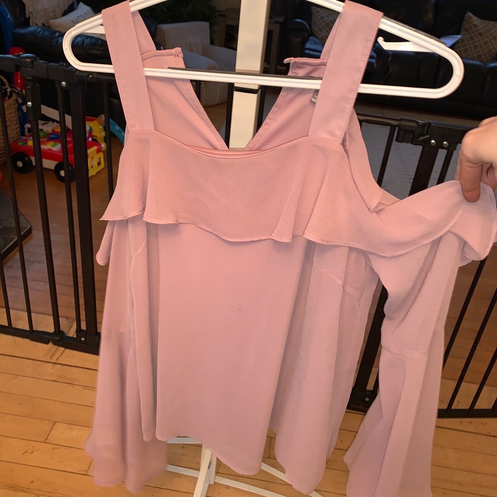 Cold shoulder top